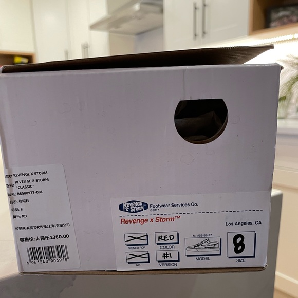 Revenge x Storm – Red - Picture 7 of 8